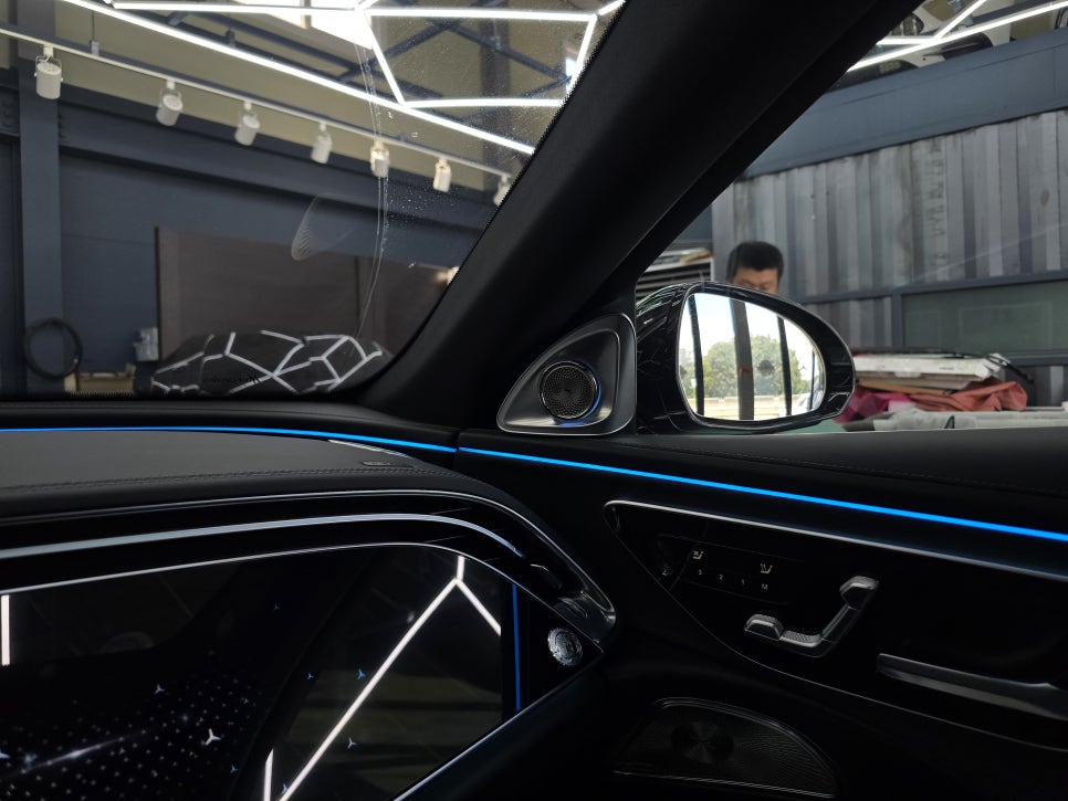 벤츠 w214 e300 - 4D 부메스터 " 신형에도 역시 4D 부메스터는 빠질 수 없죠 "