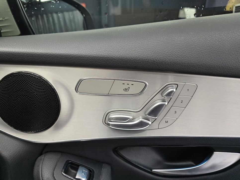 벤츠 glc350e - 통풍 시트  " 무더위 시작, 통풍시트 없으면 안돼 !! "