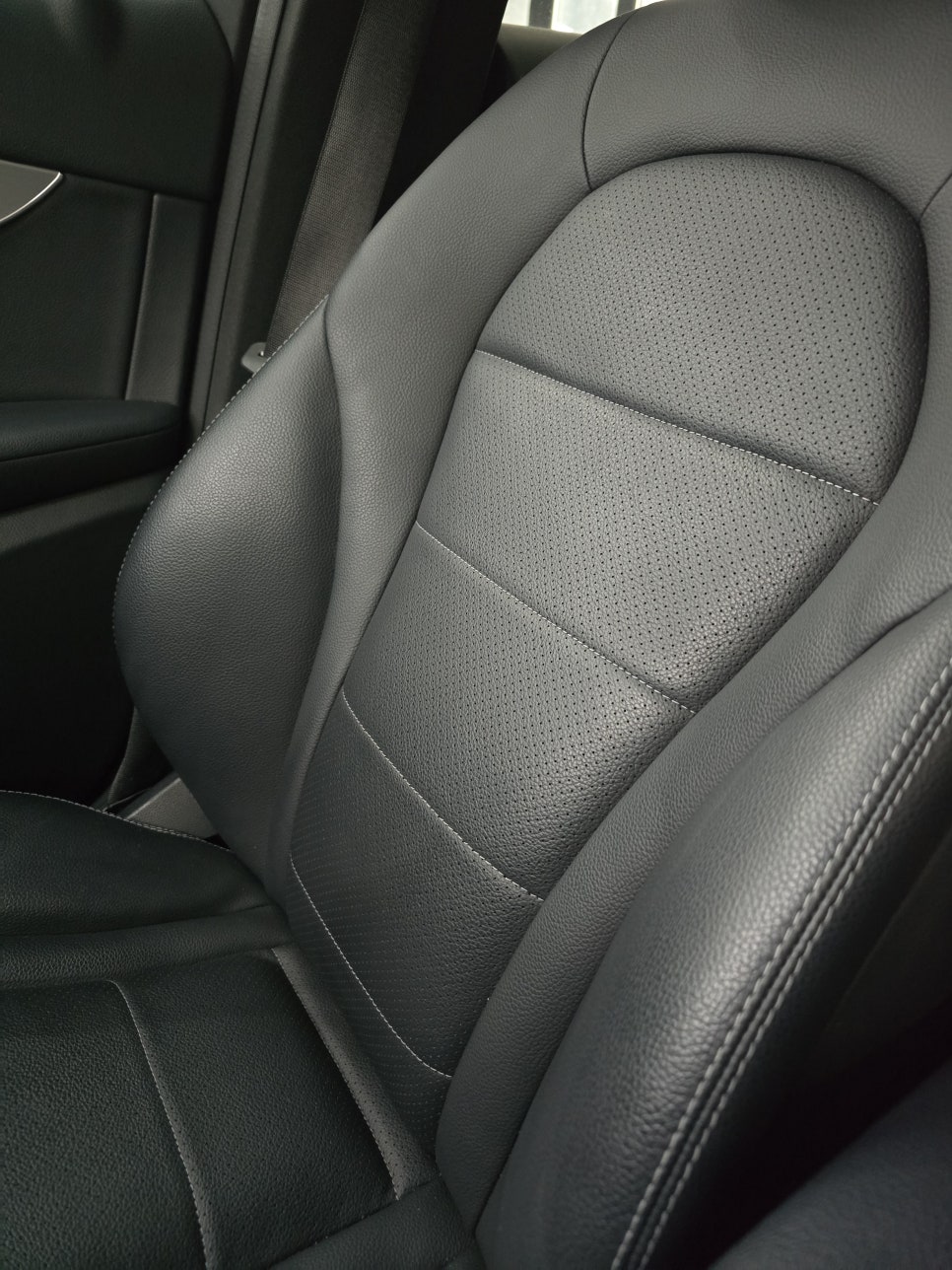 벤츠 glc350e - 통풍 시트  " 무더위 시작, 통풍시트 없으면 안돼 !! "