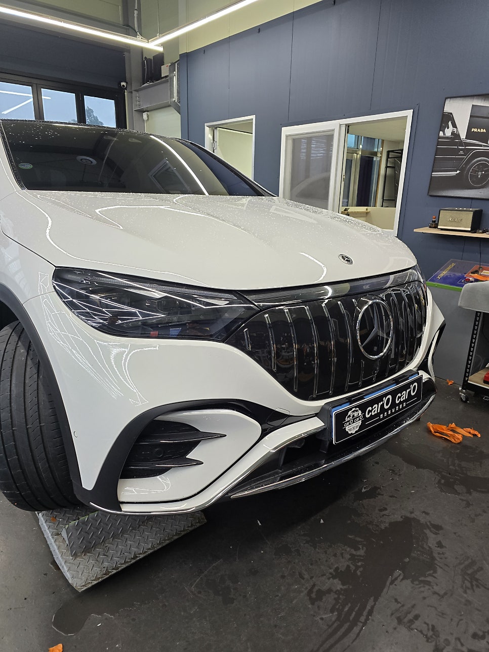 벤츠 eqe500 suv - 세로 그릴 " 전기차에도 스포티한 감성 입히기 !"