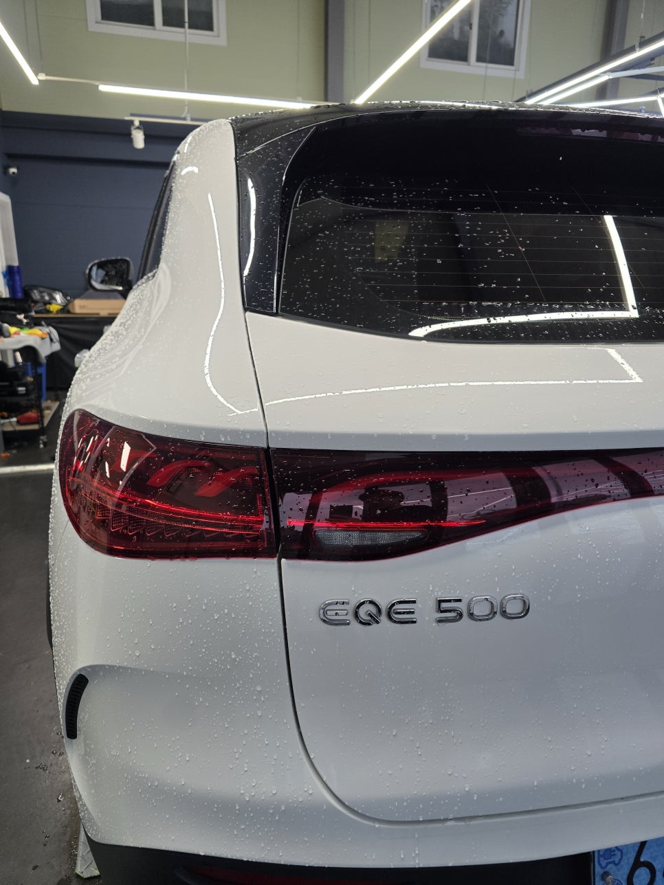 벤츠 eqe500 suv - 세로 그릴 " 전기차에도 스포티한 감성 입히기 !"