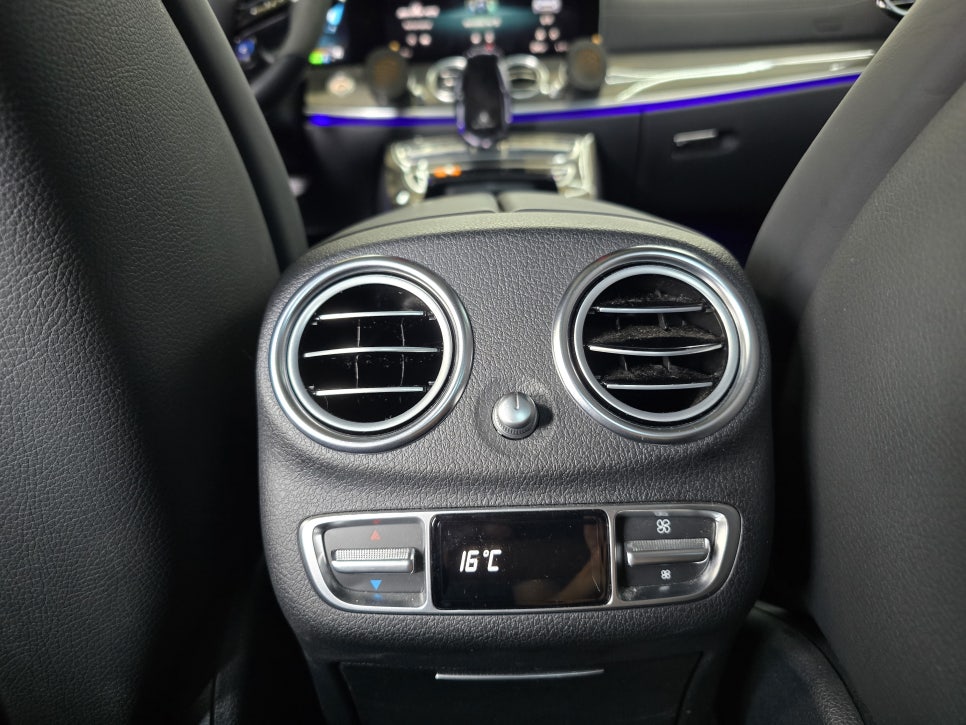 벤츠 e53amg - 송풍구, 미드레인지, 계기판 상단 엠비언트
