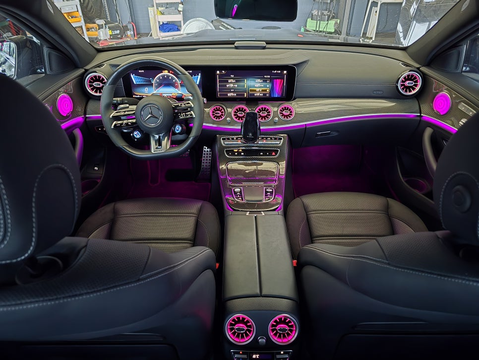 벤츠 e53amg - 송풍구, 미드레인지, 계기판 상단 엠비언트
