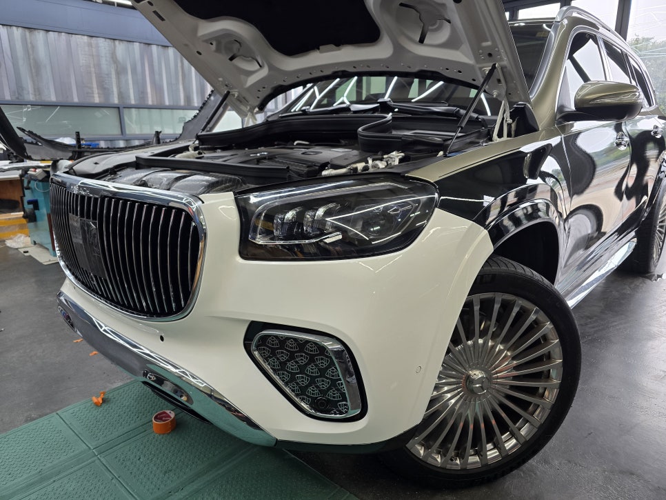 벤츠 gls600 마이바흐 - 후기형 컨버전 " 페리 전에서 페리 후로 업그레이드!! '