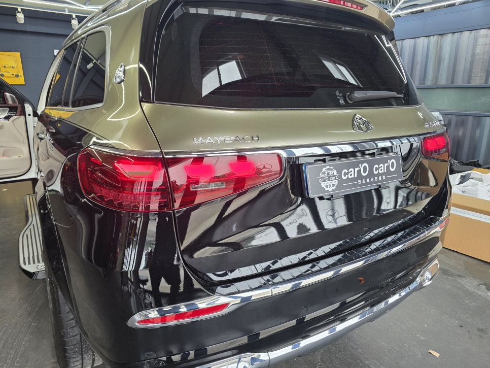 벤츠 gls600 마이바흐  - 페리 정품 테일 램프 교체
