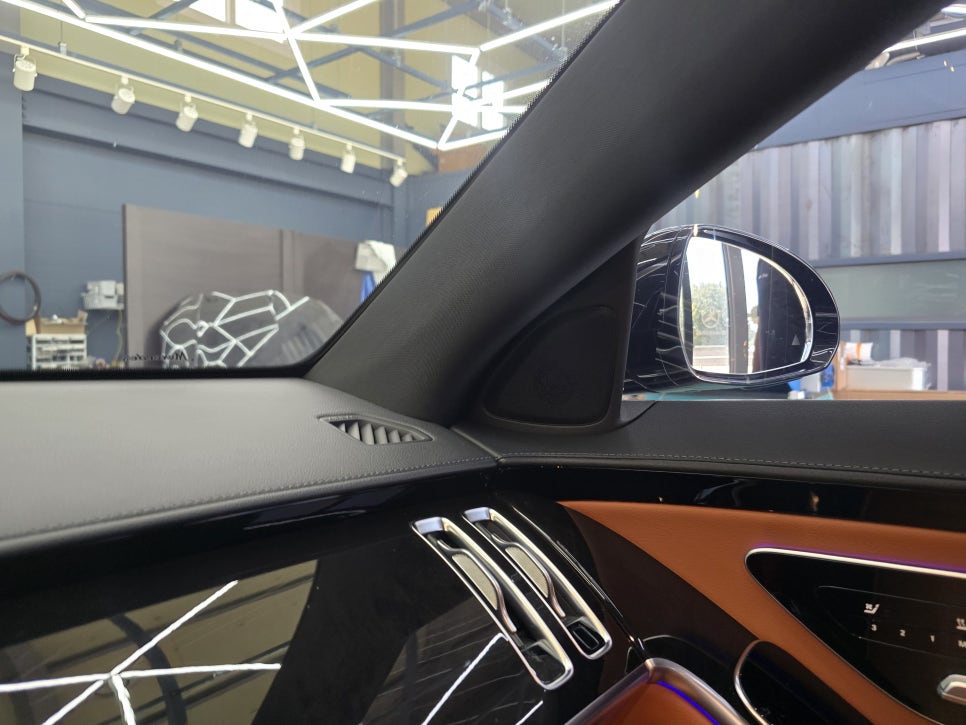 벤츠 S클래스 실내 튜닝 ] 벤츠 S500 - 액티브엠비언트 & 4D부메스터   " 최고의 감성 퍼포먼스 "