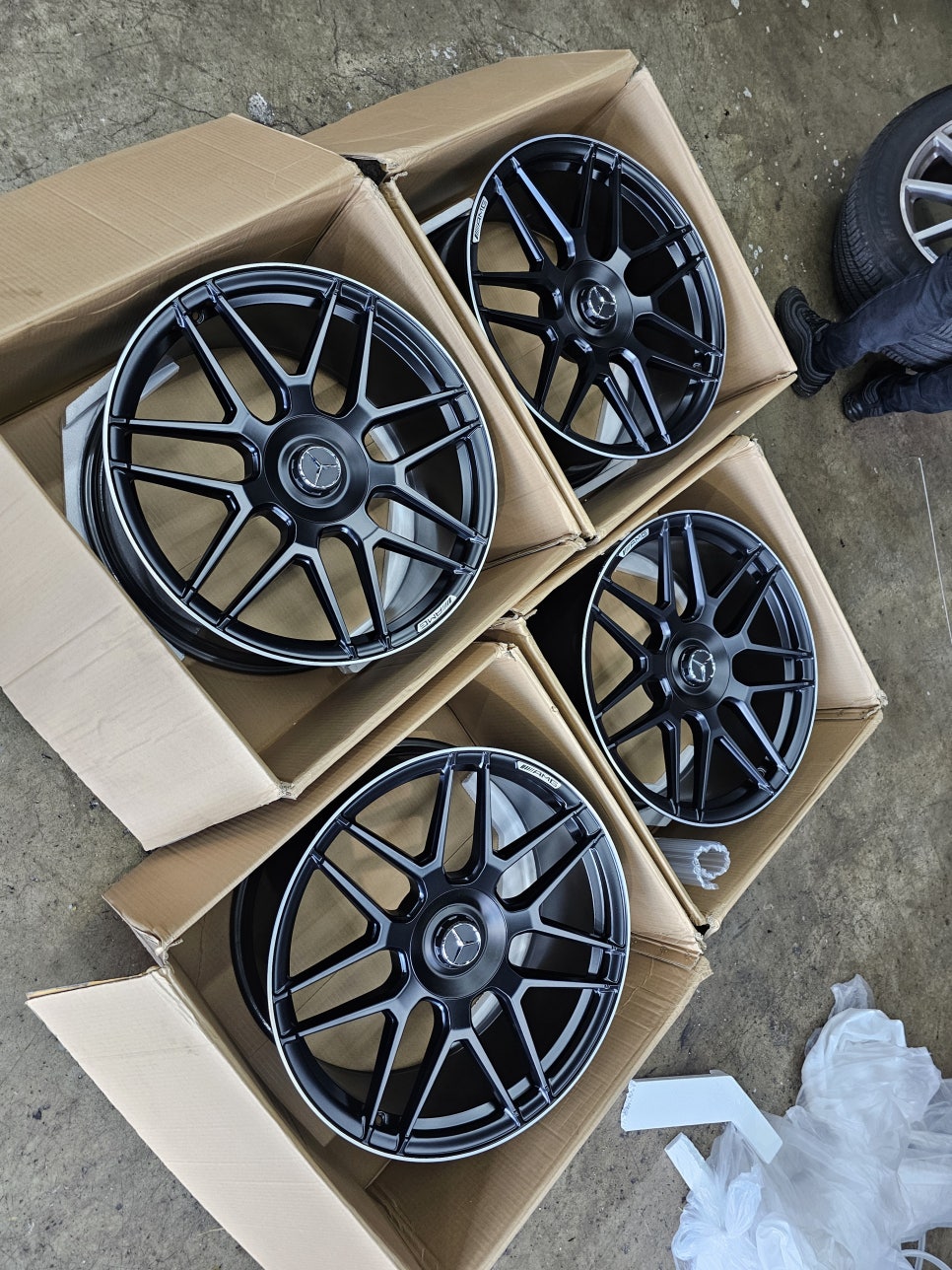 벤츠 G63 - 22인치 G63amg 퍼포먼스 에디션 휠 / 피렐리 타이어교체