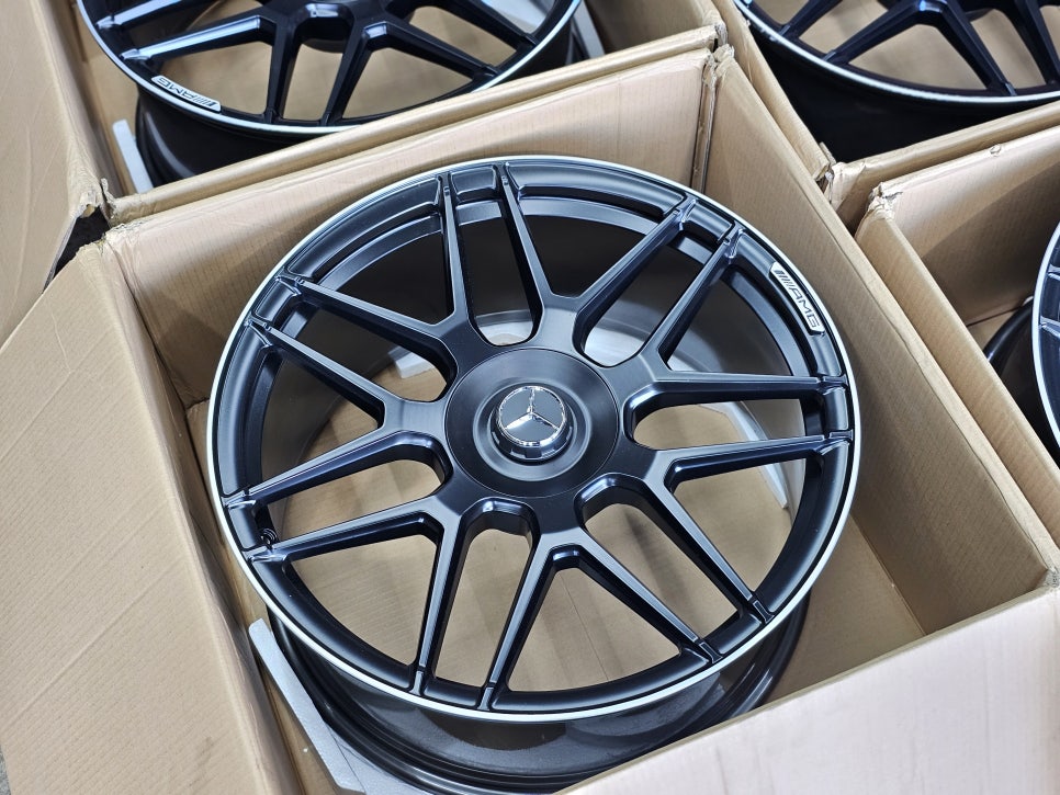 벤츠 G63 - 22인치 G63amg 퍼포먼스 에디션 휠 / 피렐리 타이어교체