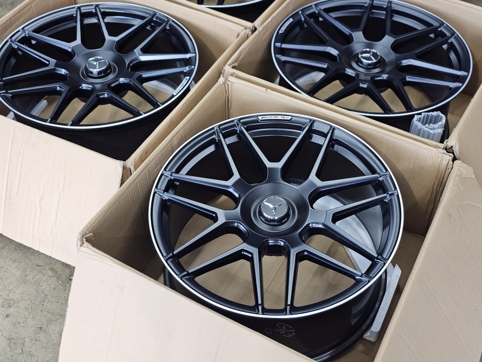 벤츠 G63 - 22인치 G63amg 퍼포먼스 에디션 휠 / 피렐리 타이어교체