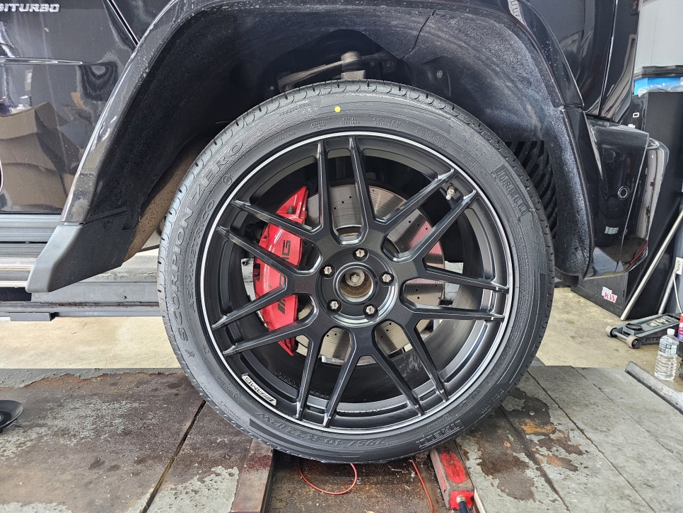 벤츠 G63 - 22인치 G63amg 퍼포먼스 에디션 휠 / 피렐리 타이어교체