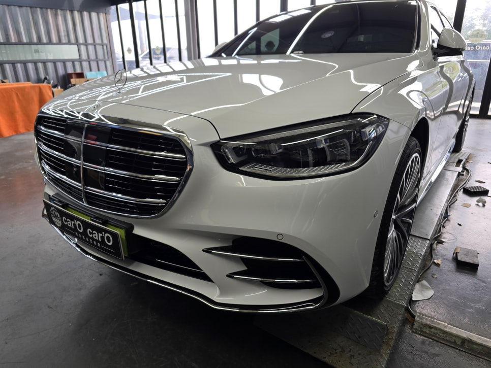 벤츠 튜닝 전문샵 ] 벤츠 w223 - s63amg 바디킷 교체!! " 정품 쓸껀 확실히 사용하여 정확한 시공! "