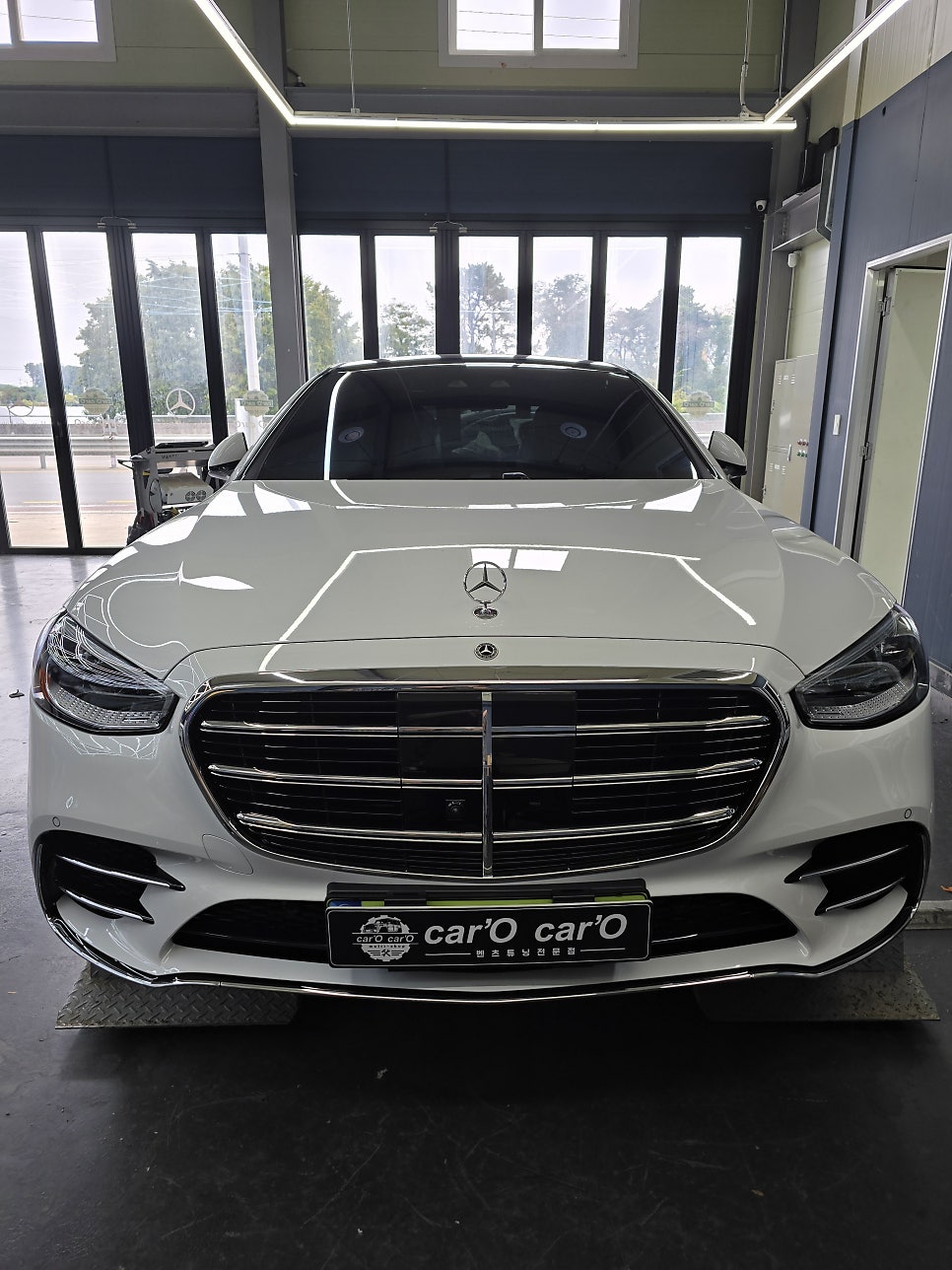 벤츠 튜닝 전문샵 ] 벤츠 w223 - s63amg 바디킷 교체!! " 정품 쓸껀 확실히 사용하여 정확한 시공! "