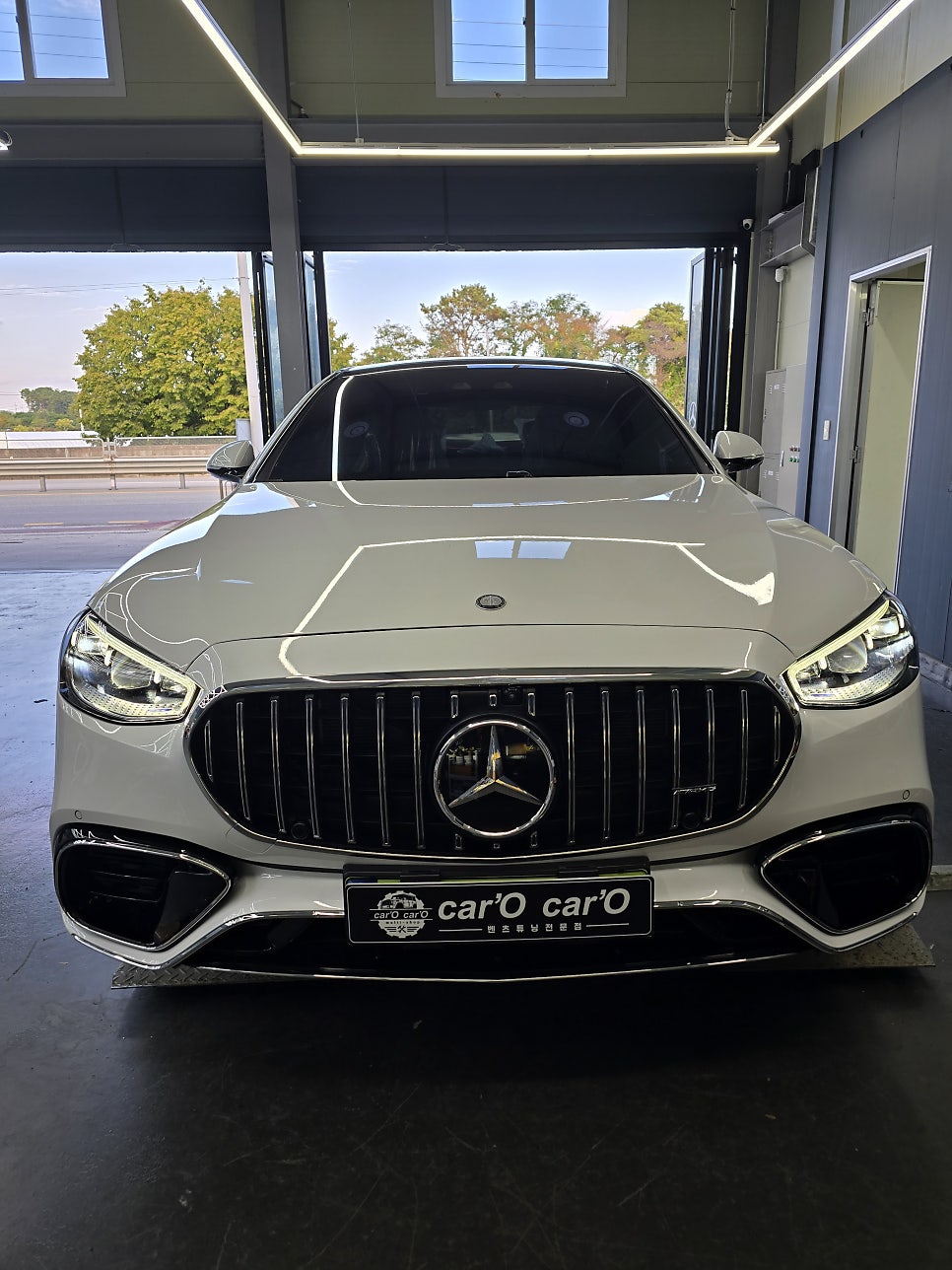 벤츠 튜닝 전문샵 ] 벤츠 w223 - s63amg 바디킷 교체!! " 정품 쓸껀 확실히 사용하여 정확한 시공! "