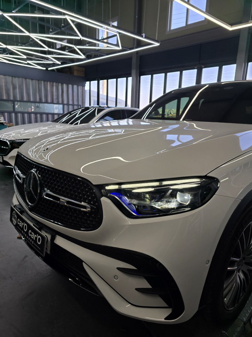 벤츠 glc300 쿠페 - amgline 프론트 범퍼, 스포일러 교체