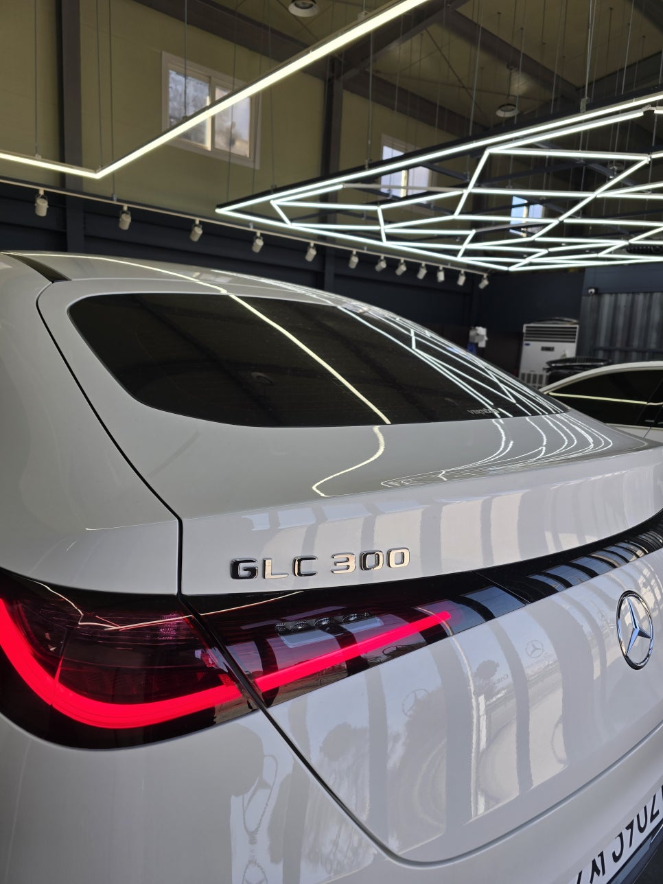 벤츠 glc300 쿠페 - amgline 프론트 범퍼, 스포일러 교체