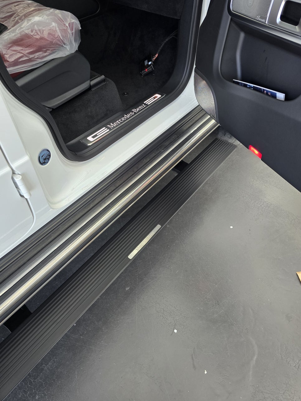 벤츠 G450d 지바겐-  전동 사이드스텝   " 안전하고 편리한 벤츠 생활 "