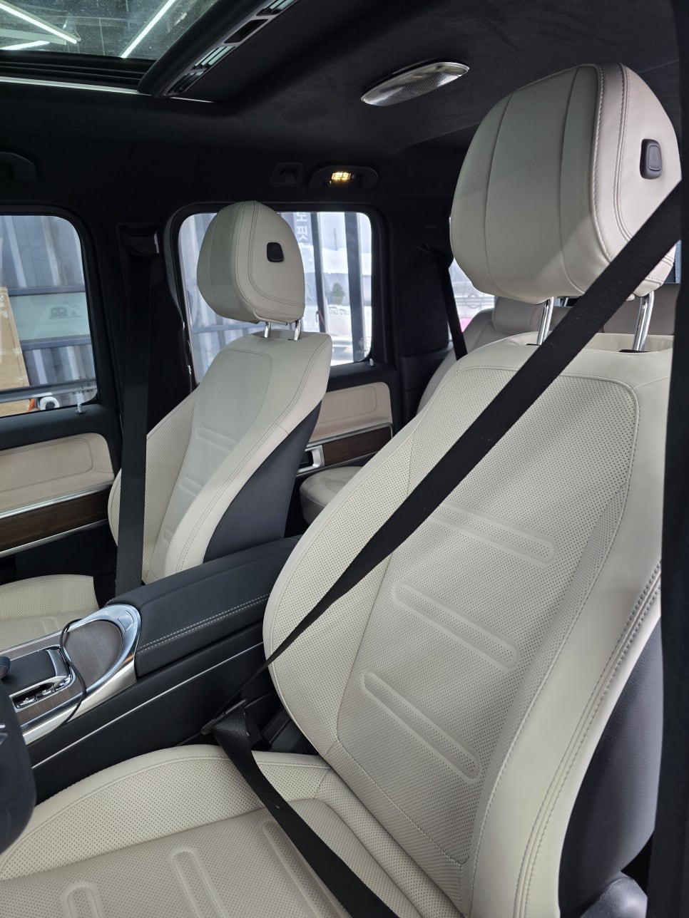 벤츠 g450d - 컬러 안전벨트  " 크림 베이지로 산뜻하게~~ "