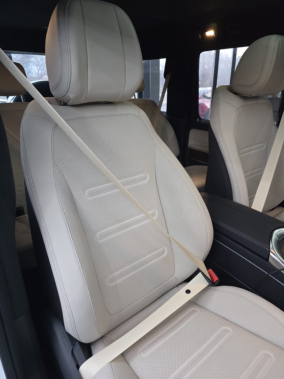 벤츠 g450d - 컬러 안전벨트  " 크림 베이지로 산뜻하게~~ "