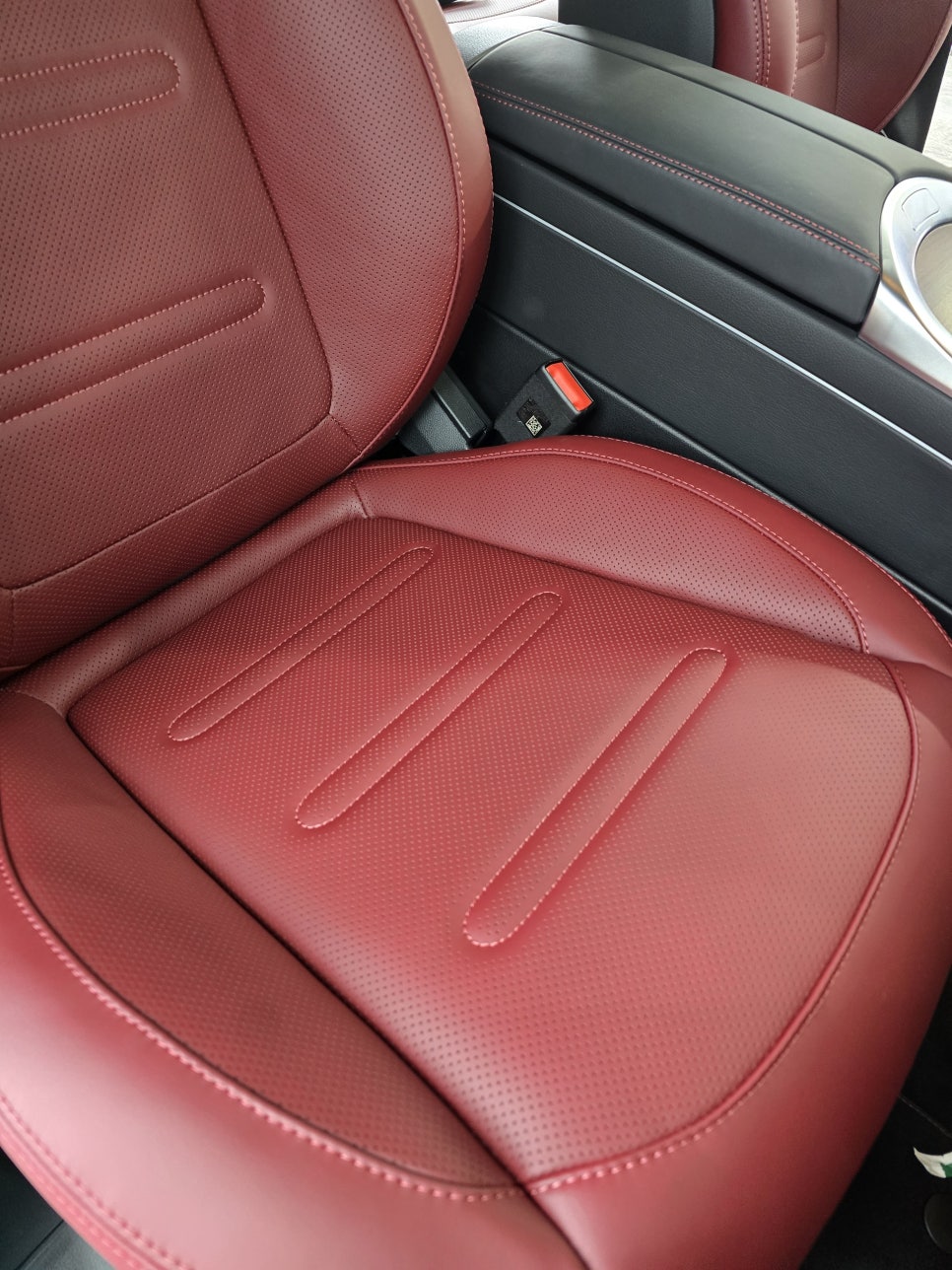 벤츠 G450d - 통풍 시트 및 후방 블랙박스 카메라 장착