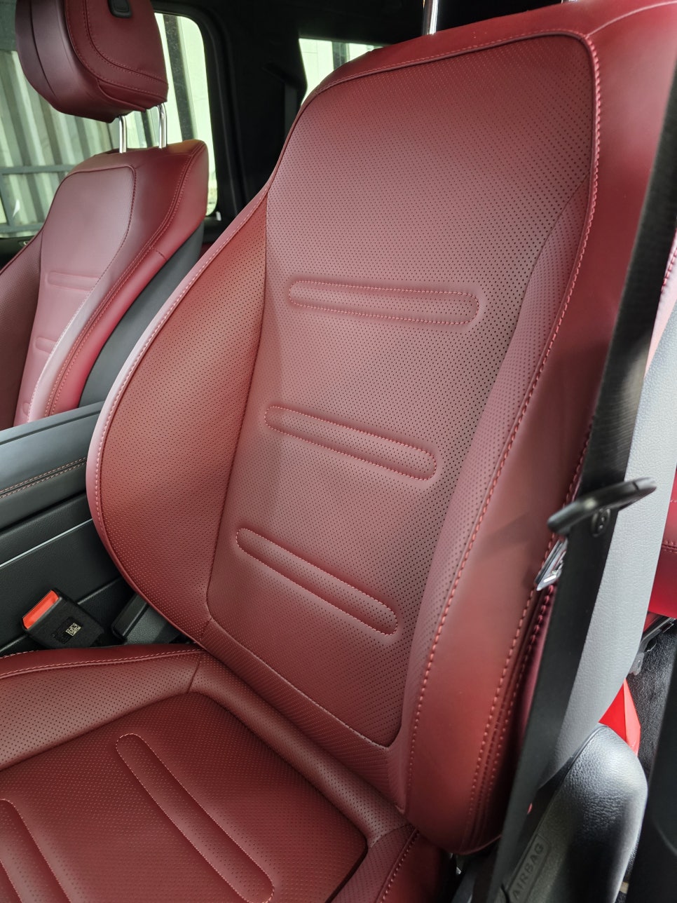 벤츠 G450d - 통풍 시트 및 후방 블랙박스 카메라 장착