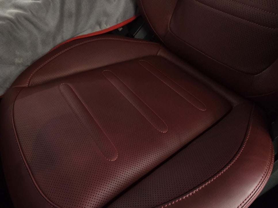 벤츠 G450d - 통풍 시트 및 후방 블랙박스 카메라 장착