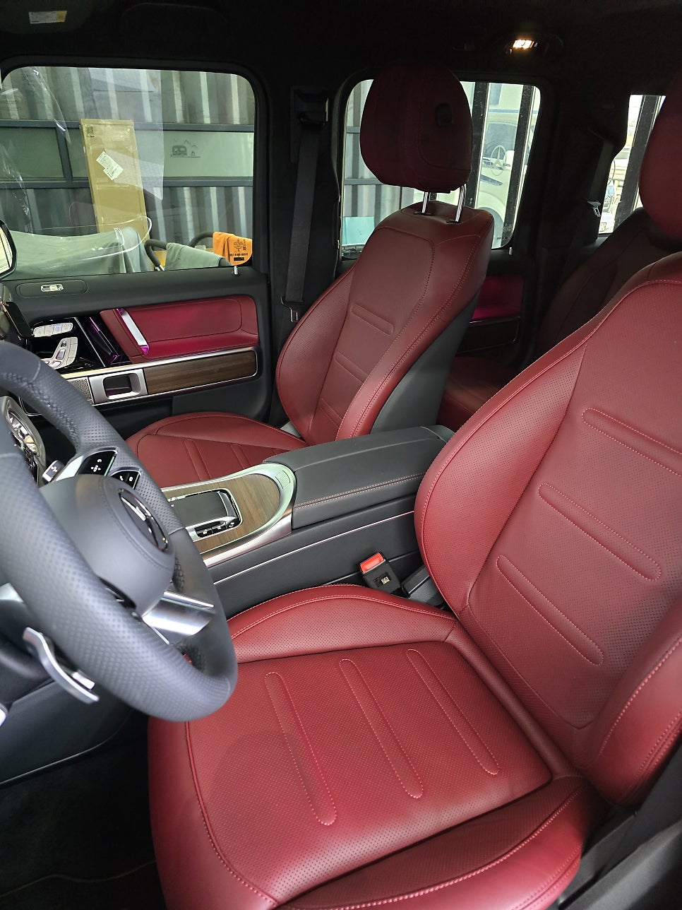 벤츠 G450d - 통풍 시트 및 후방 블랙박스 카메라 장착