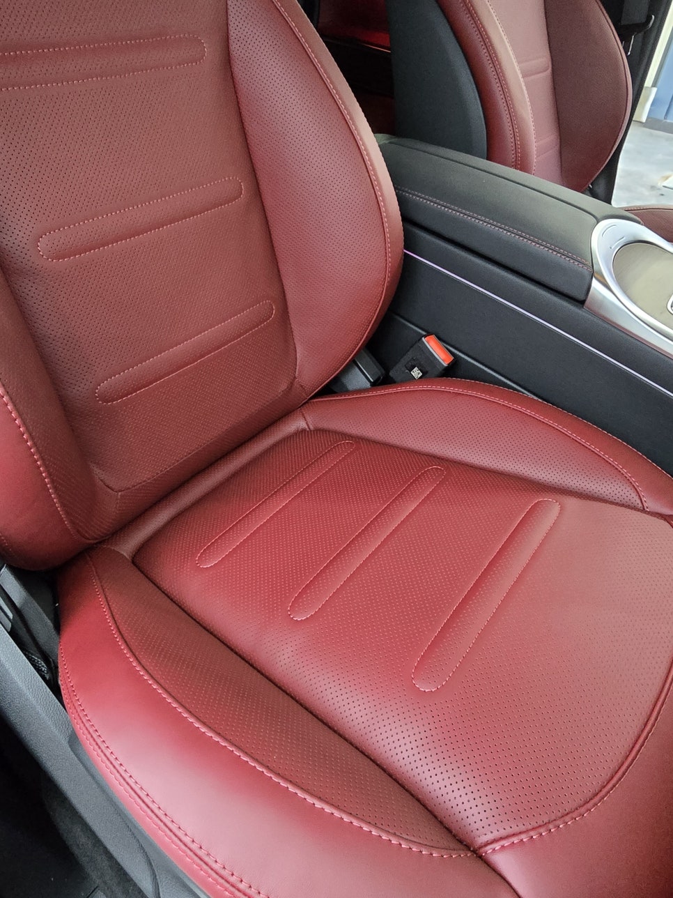 벤츠 G450d - 통풍 시트 및 후방 블랙박스 카메라 장착