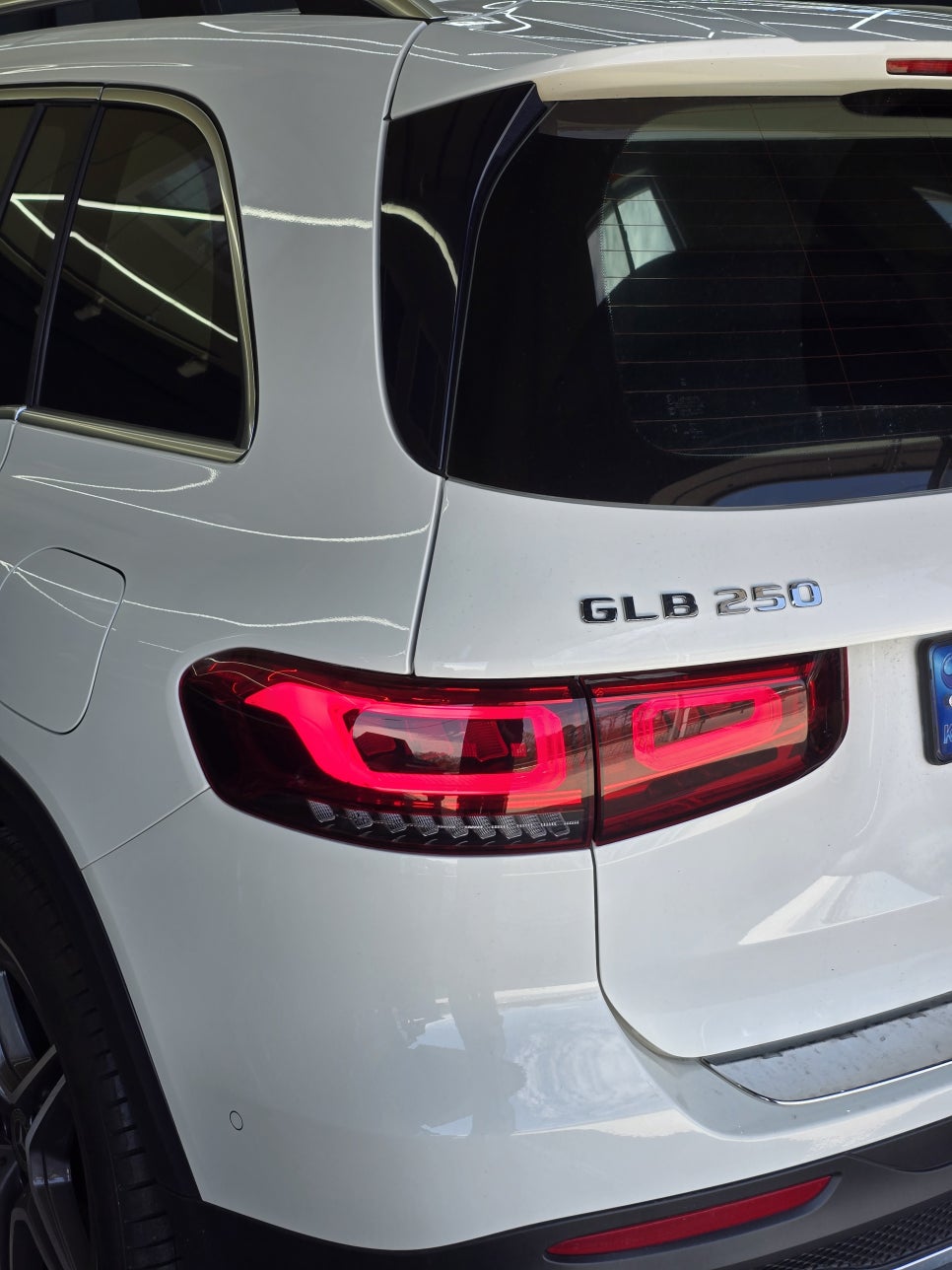 벤츠 glb250 -1열 안전벨트 헤짐으로 인해 포인트 컬러 벨트 시공