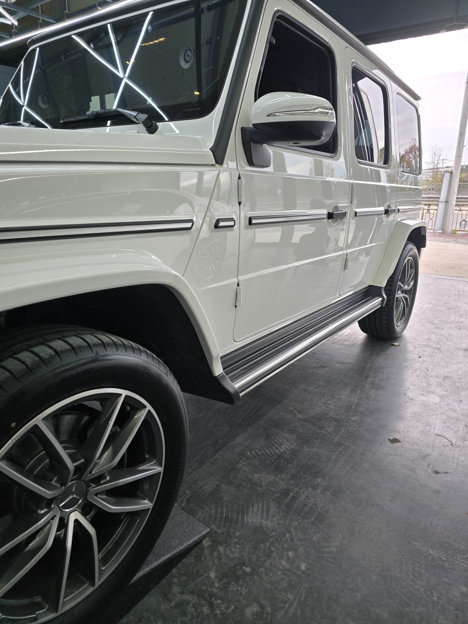 벤츠 g450d - 전동 사이드스텝, 머드가드, 2열 블랙박스 " 모든 시공을 한번에 ~~ "
