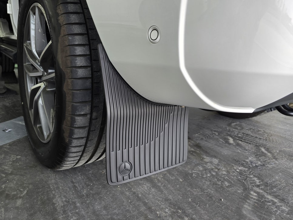 벤츠 g450d - 전동 사이드스텝, 머드가드, 2열 블랙박스 " 모든 시공을 한번에 ~~ "