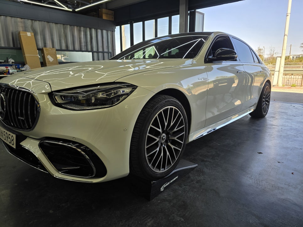 벤츠 w223 - s63 바디킷 튜닝  " 프론트,리어범퍼,사이드스커트 "