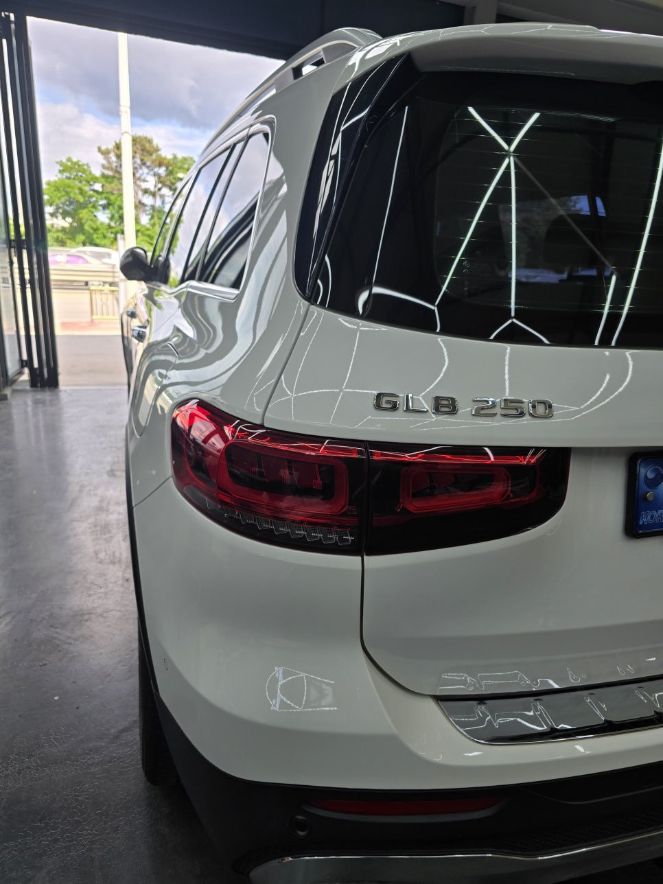 벤츠 glb250 - 벤츠 정품 어라운드 뷰 " 안정성과 편의성을 동시에 충족, "