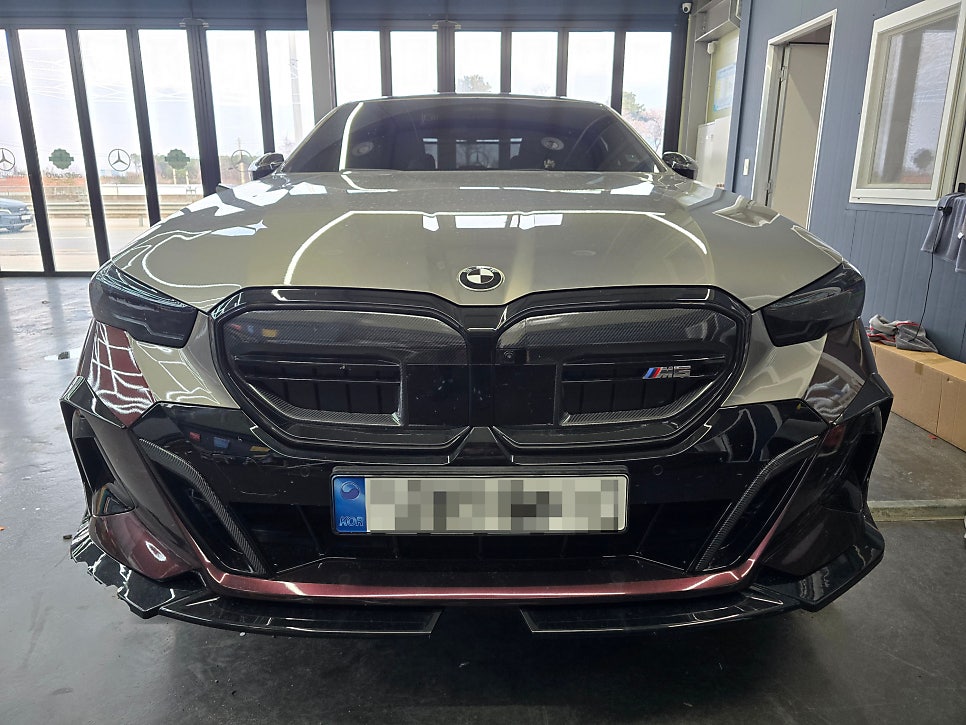 bmw G60 m5 퍼포먼스 바디킷!! 랩핑 시공으로 미도장 출고!