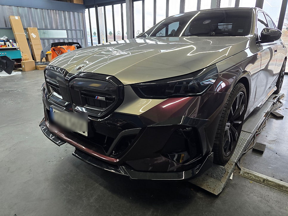 bmw G60 m5 퍼포먼스 바디킷!! 랩핑 시공으로 미도장 출고!