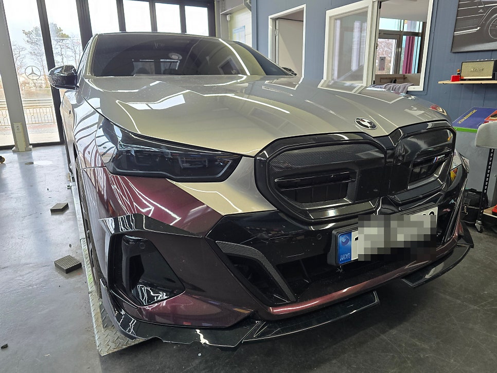 bmw G60 m5 퍼포먼스 바디킷!! 랩핑 시공으로 미도장 출고!