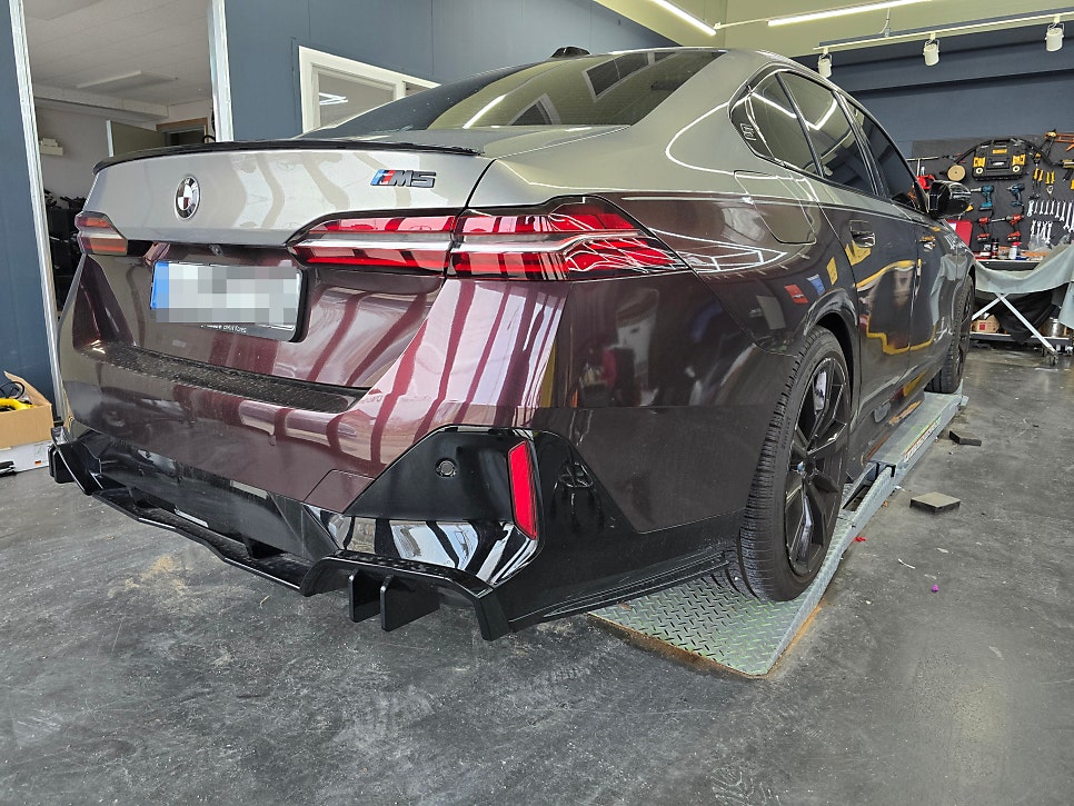 bmw G60 m5 퍼포먼스 바디킷!! 랩핑 시공으로 미도장 출고!