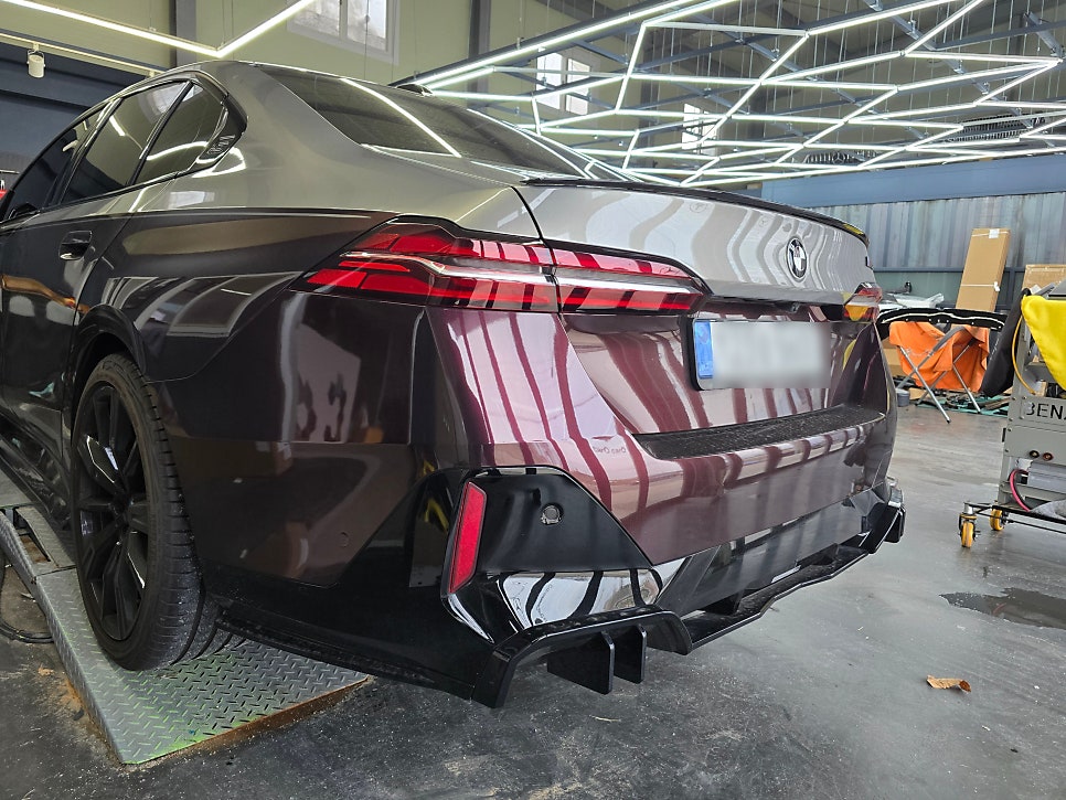 bmw G60 m5 퍼포먼스 바디킷!! 랩핑 시공으로 미도장 출고!