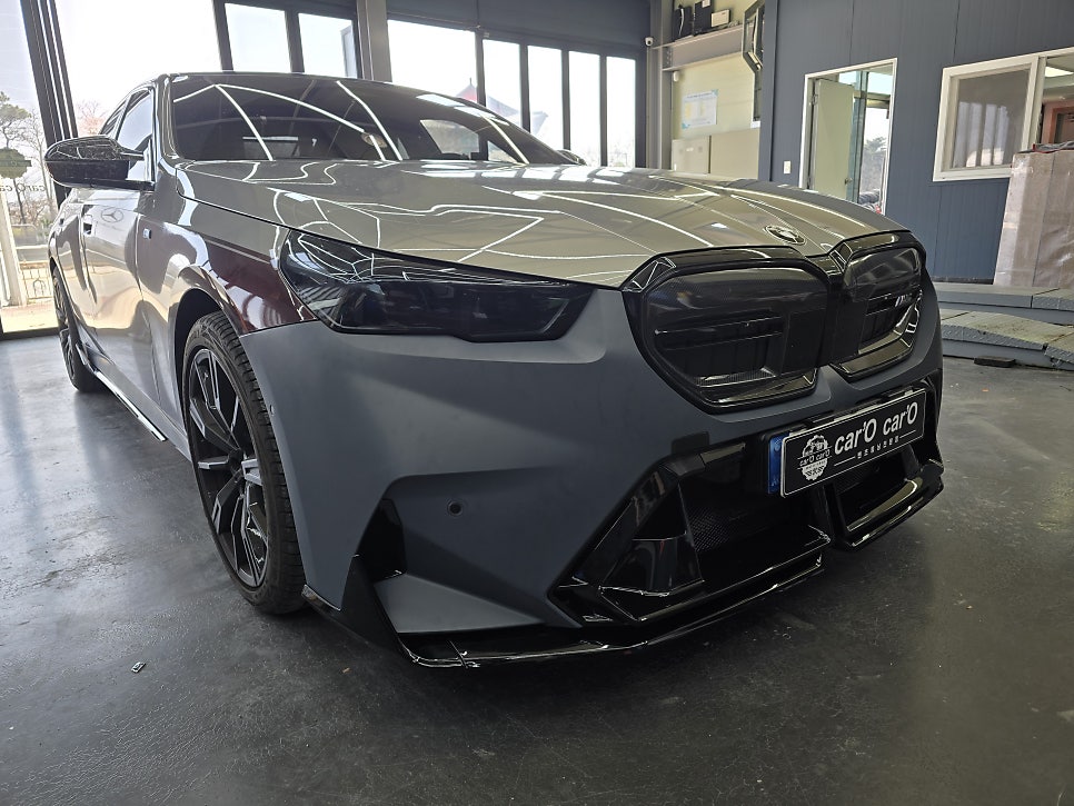 bmw G60 m5 퍼포먼스 바디킷!! 랩핑 시공으로 미도장 출고!