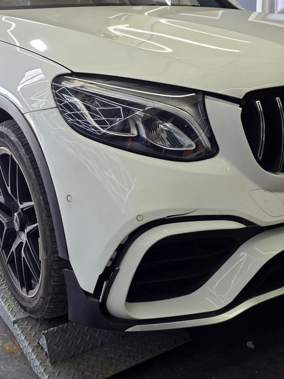 벤츠 glc x253 63amg -  프론트바디킷 교체   " 사고로 인한 수리 "