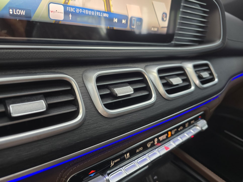 벤츠 gls, gle - 4d부메스터, 송풍구엠비언트 " 아쉬웠던 디테일을 채우다.."