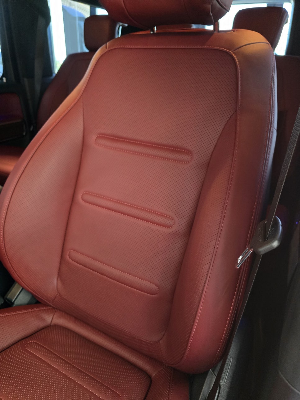 벤츠 G450d - 통풍 시트   " 여름철 드라이빙의 만족도를 높혀주는 통풍시트 "