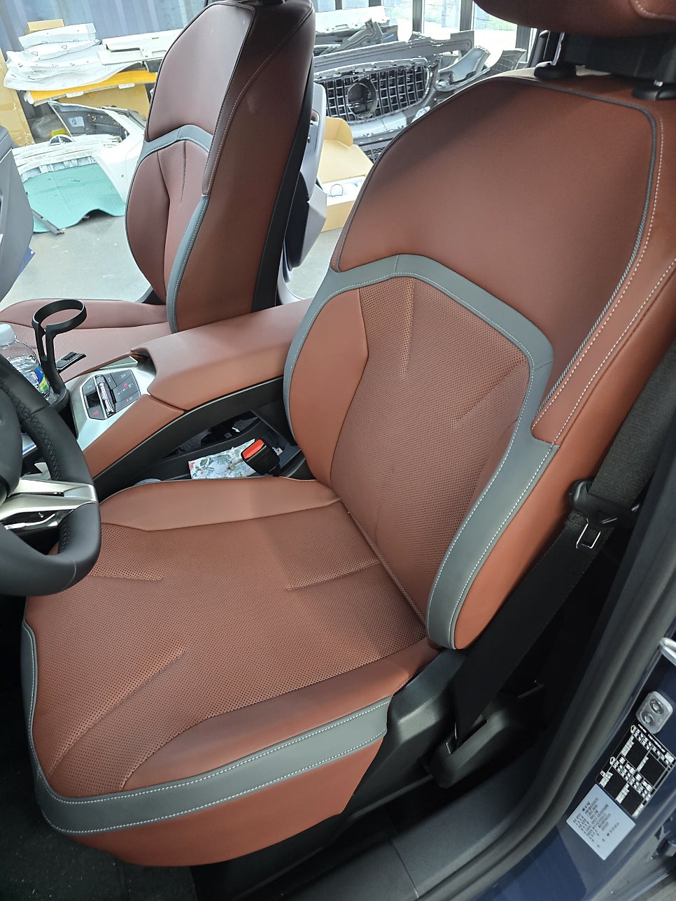 BMW ix3 노이에 클라쎄 - 통풍 시트 " 쾌적한 드라이빙을 위한 필수 선택 "