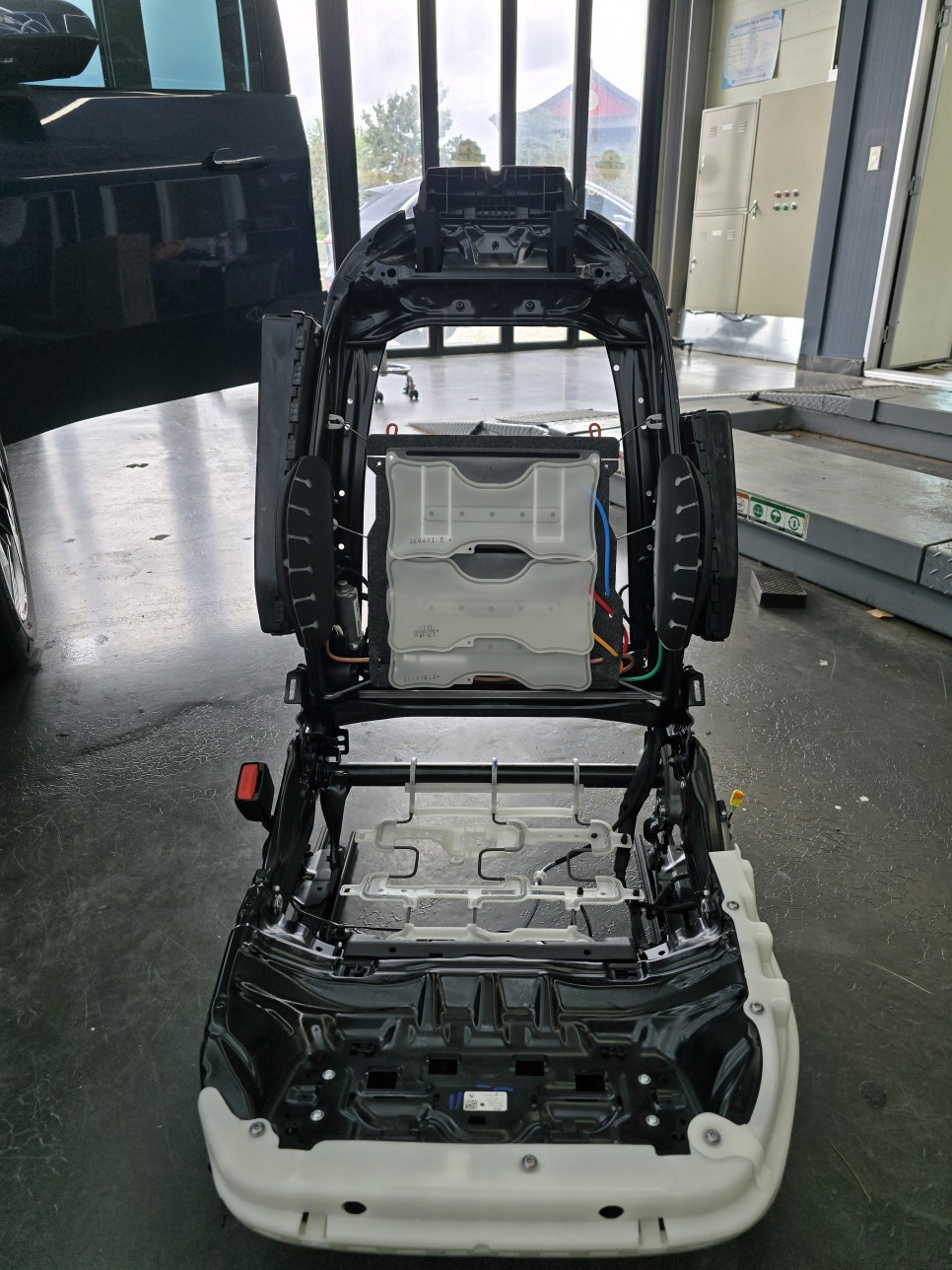 BMW ix3 노이에 클라쎄 - 통풍 시트 " 쾌적한 드라이빙을 위한 필수 선택 "
