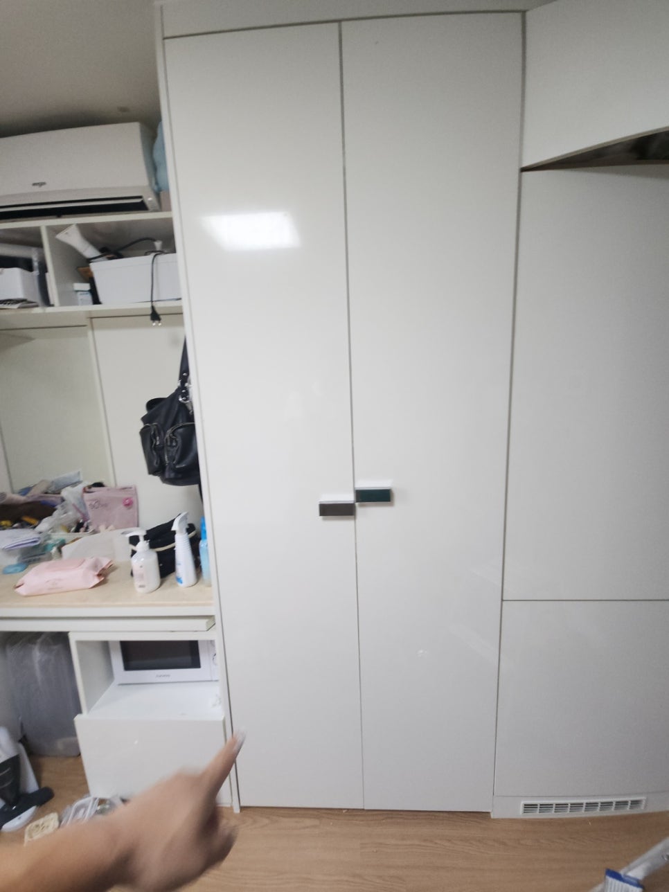 양천구 붙박이장 댐퍼 경첩 교체, 커진 나사 구멍 보강