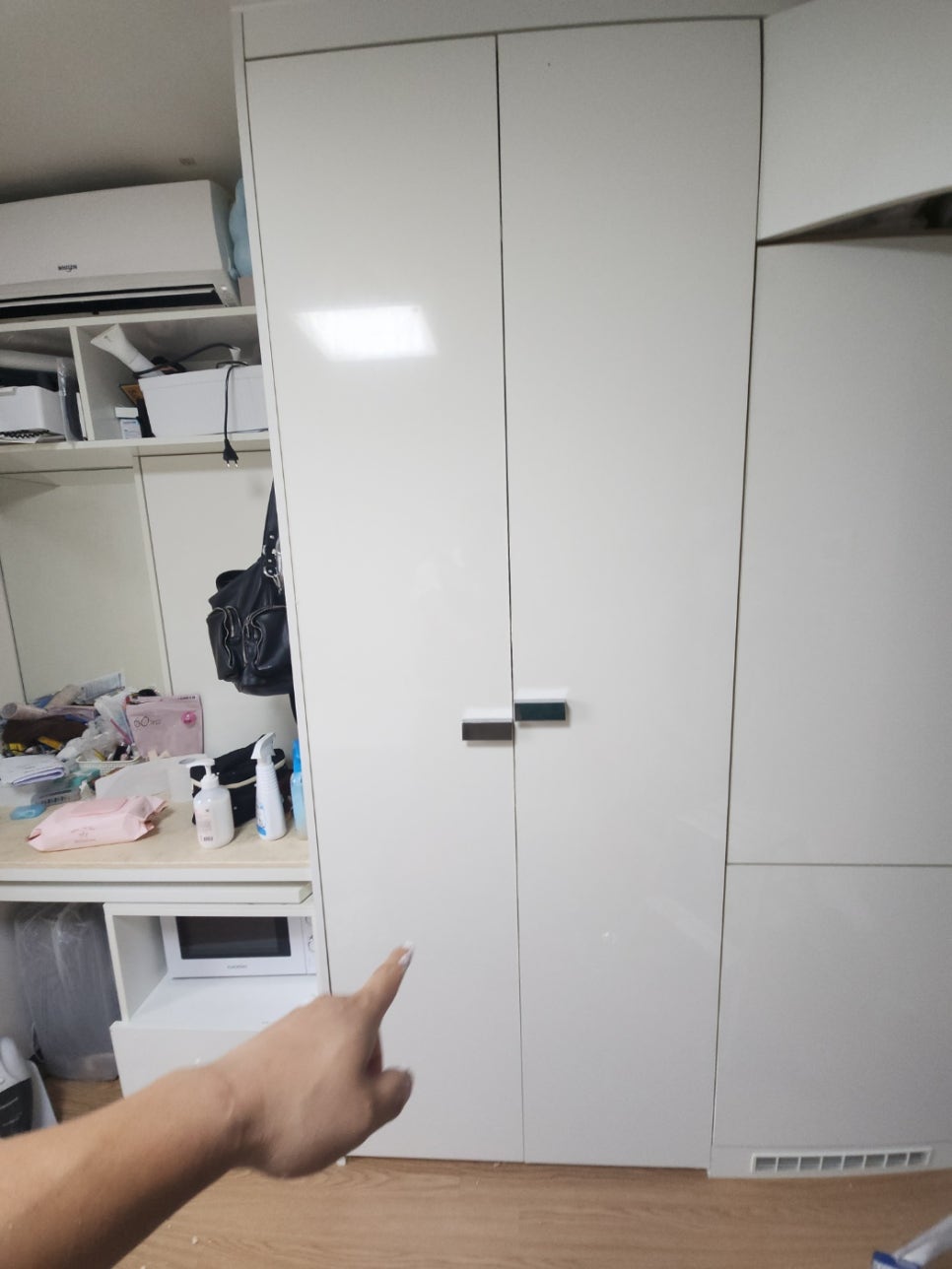 양천구 붙박이장 댐퍼 경첩 교체, 커진 나사 구멍 보강
