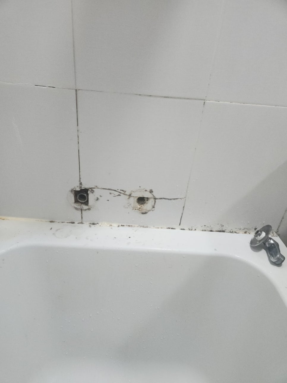 김포 운양동 욕조 샤워수전 물샘, 부식된 벽수전 교체