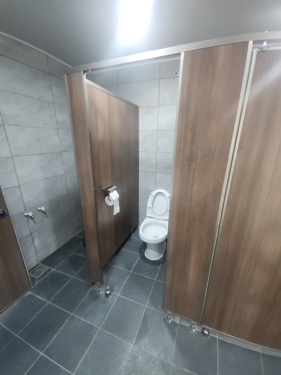 양천구 상가 화장실 문수리, 큐비클 힌지 교체