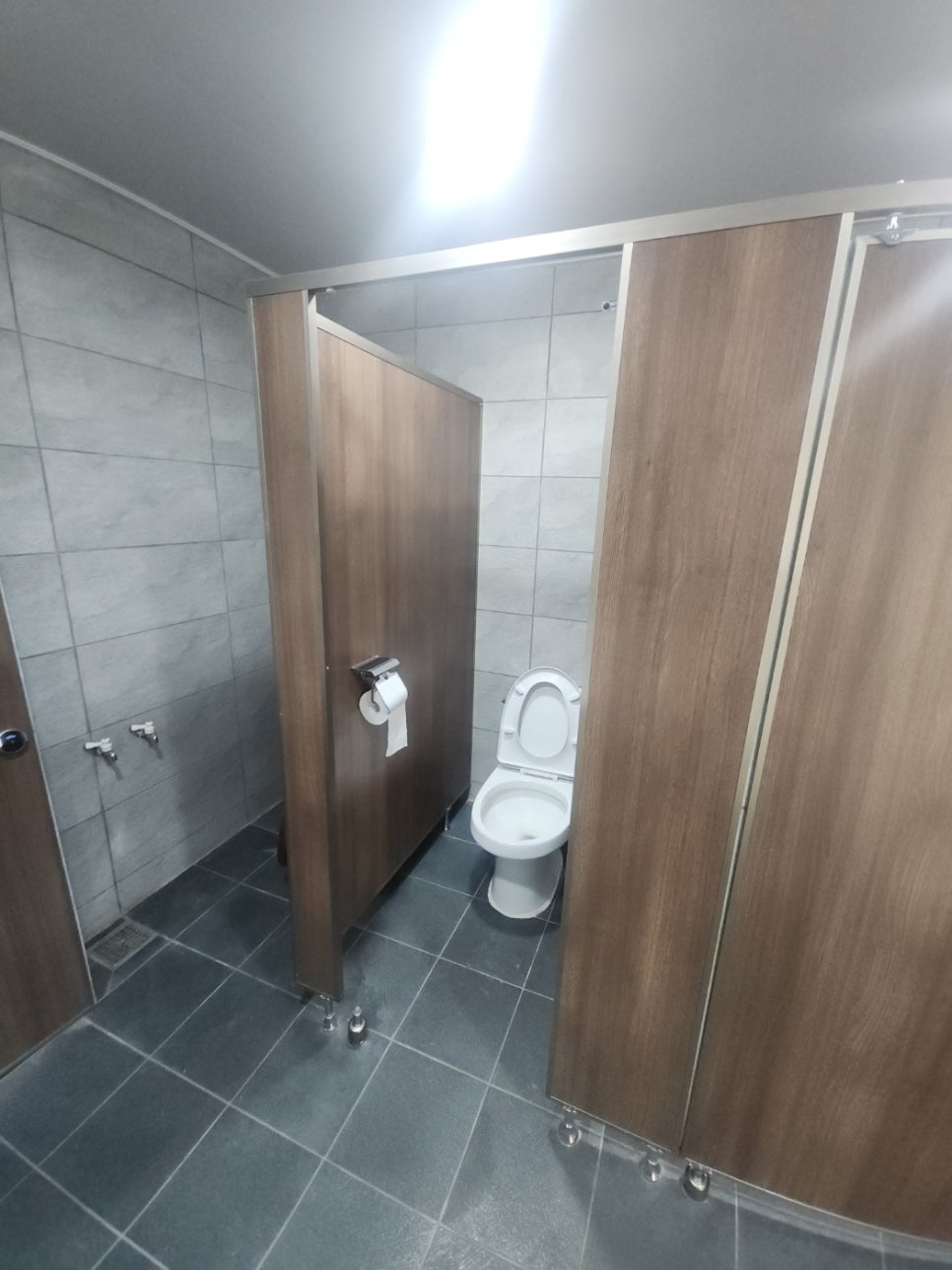 양천구 상가 화장실 문수리, 큐비클 힌지 교체