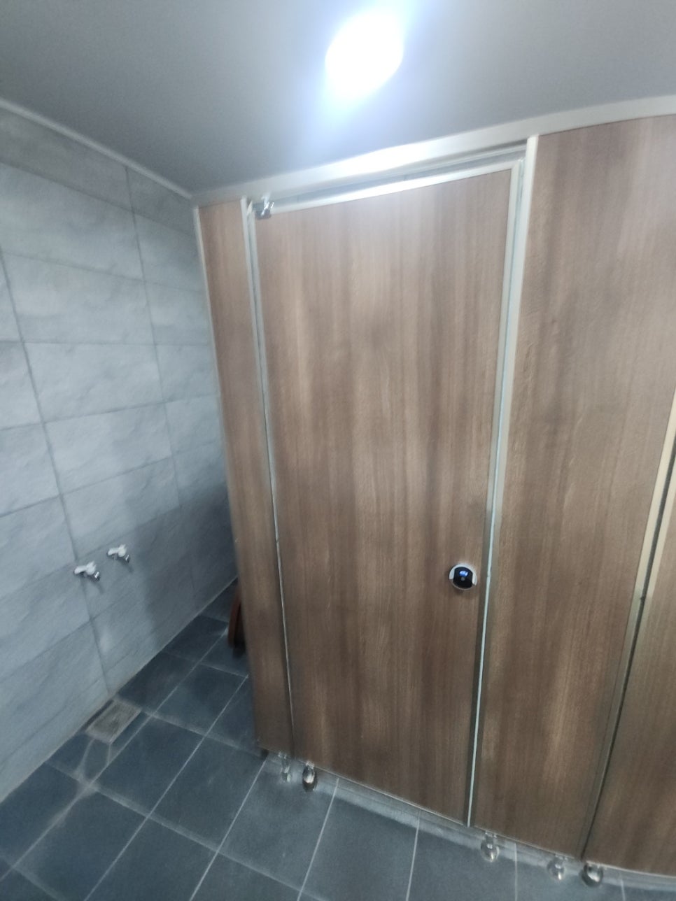양천구 상가 화장실 문수리, 큐비클 힌지 교체