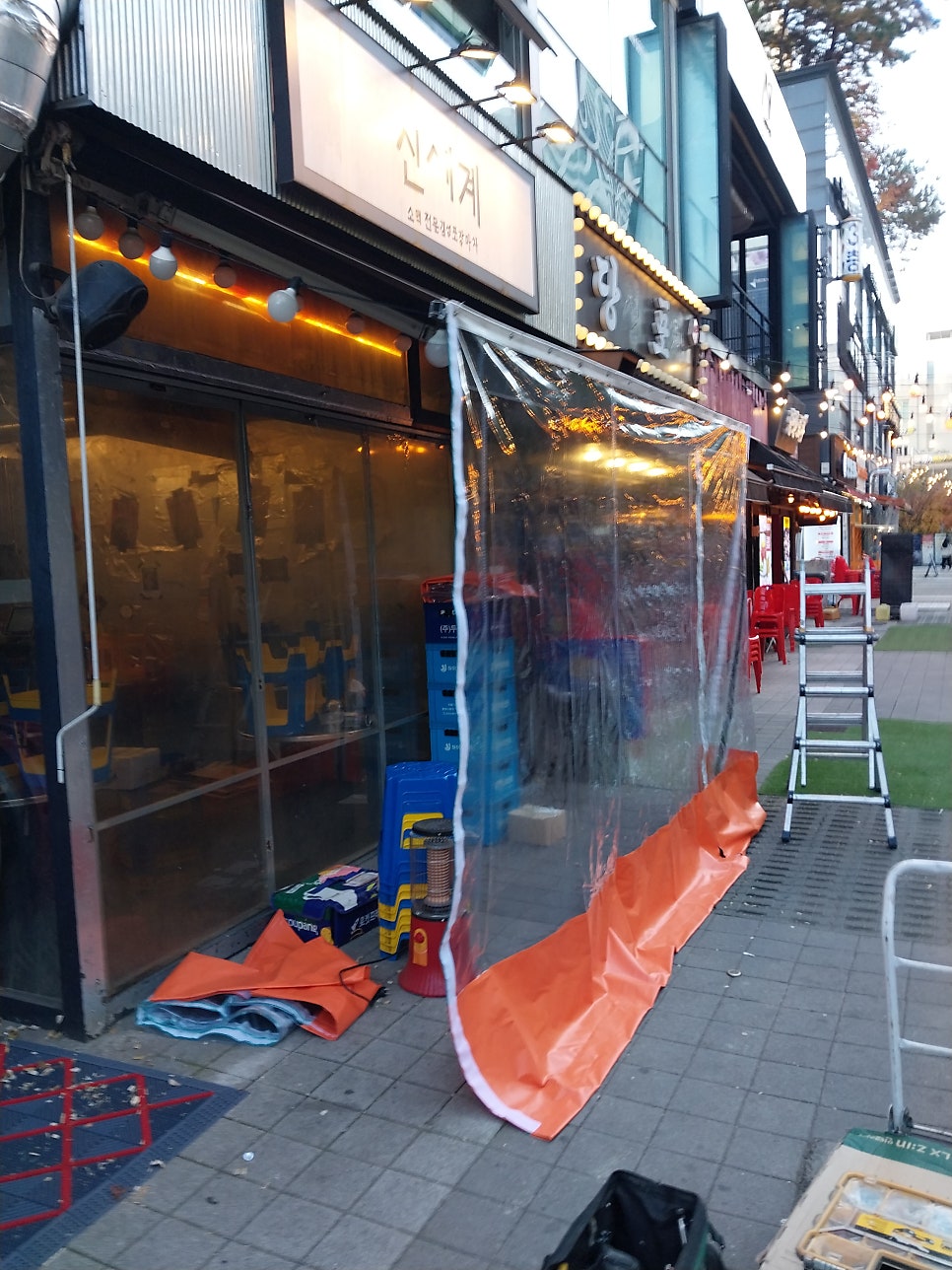수원 투명방풍막 설치 매장앞 비닐방풍막 시공